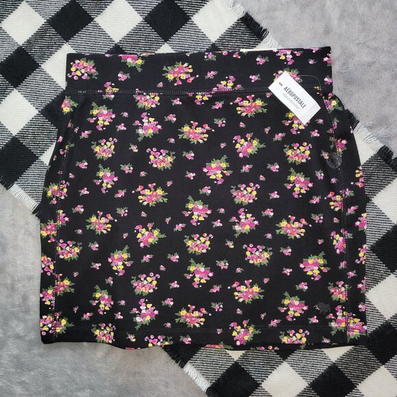 XS | Aeropostale | Stretchy & Soft Floral Mini Skirt - Picture 1 of 6